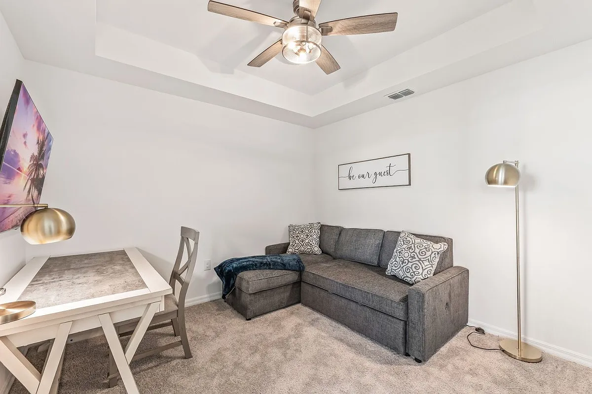 15940 Grassland Ln — Photo 4