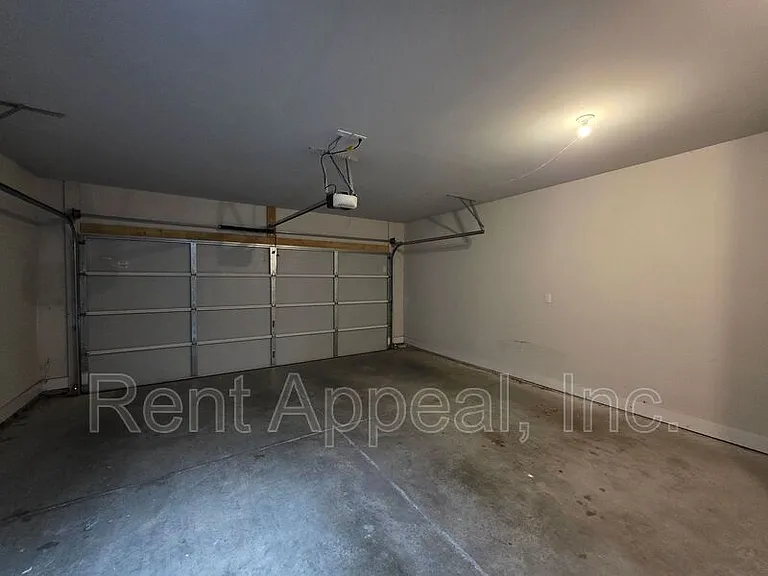 3779 Oxford Cir — Photo 18