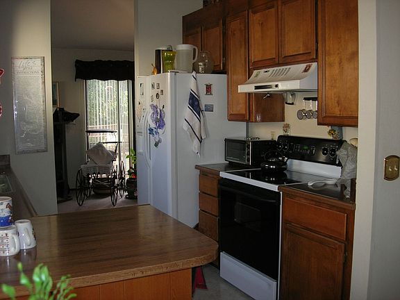 3rd image of 567 Blight Rd