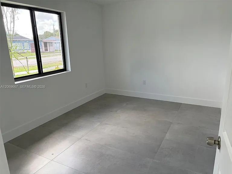 2420 NW 154th St — Photo 32