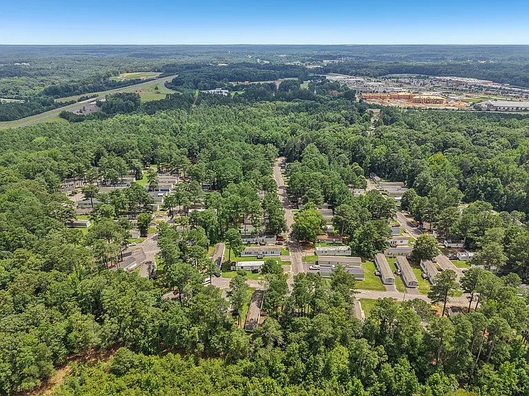 Pine Village — Photo 10