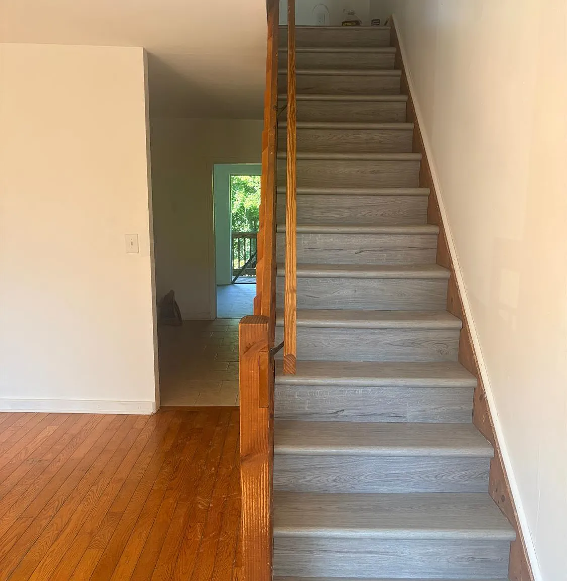 3 bed, 1.0 bath, 2128 sqft, $2,900 — Photo 2