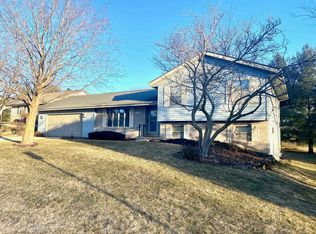 2914 Yale Dr, Janesville, WI 53548