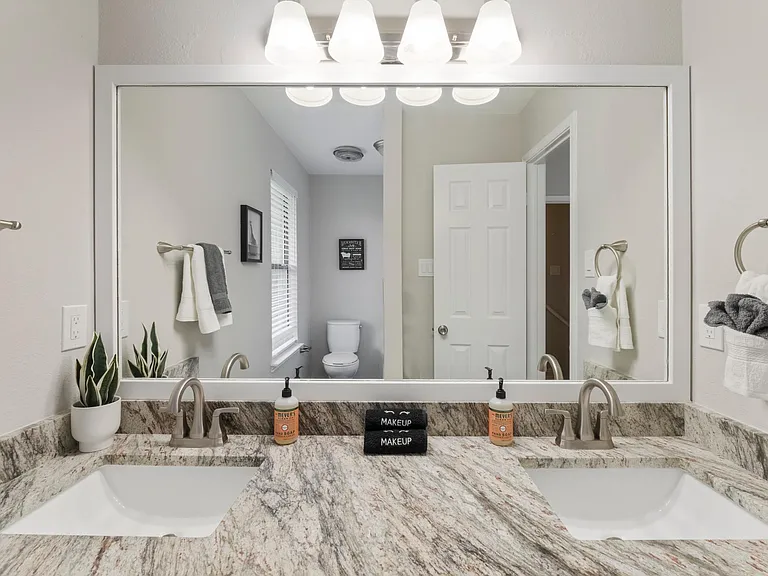 2216 Silverleaf Ln — Photo 10