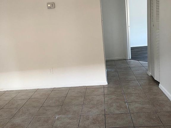 4th image of 701 Michigan Ct APT 1