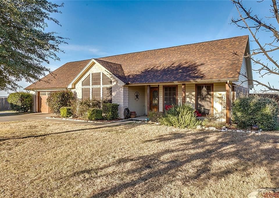 1st image of 903 El Campo Dr