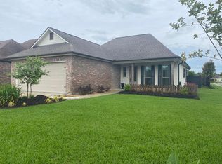 300 Channel Dr, Broussard, LA 70518