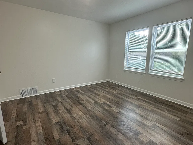 1589 Wheaton St — Photo 10