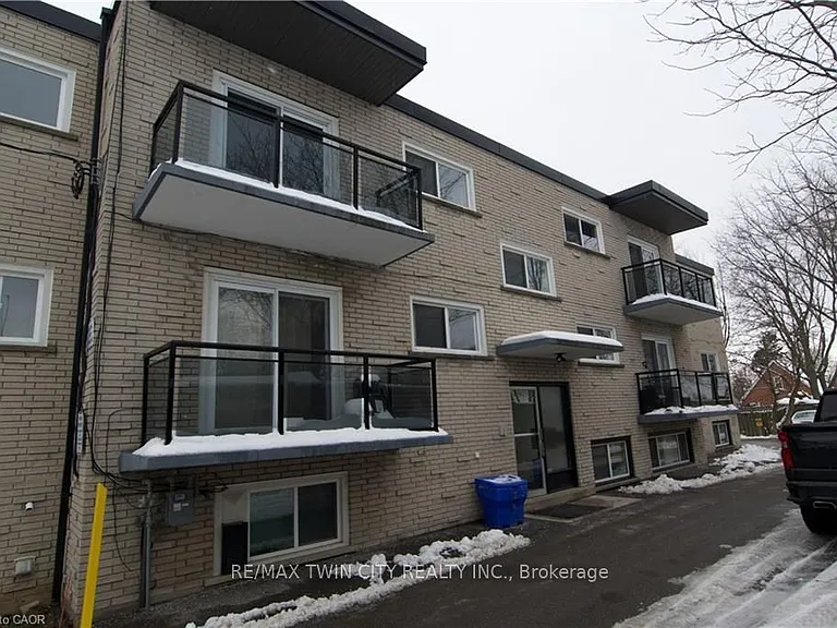 122 6th Ave #304 — Photo 2