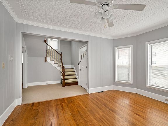 5th image of 636 Summer Street