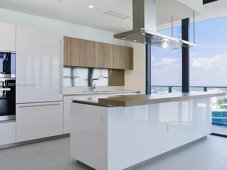 1000 Brickell Plz #Penthouse 5907 — Photo 8