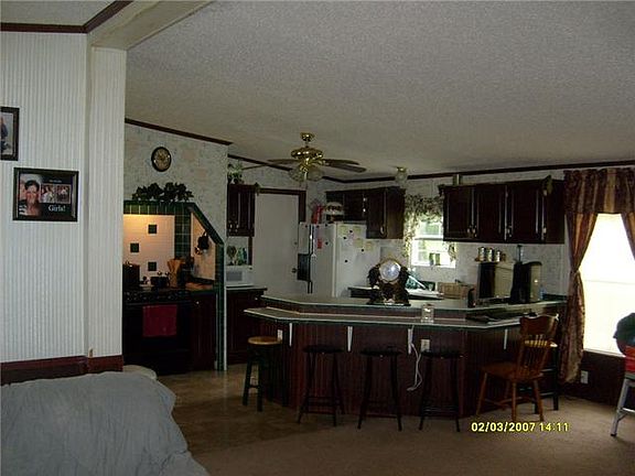 4th image of 221 Meadow Lark Dr