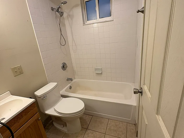 123 N Troy Ave #A-1 — Photo 8