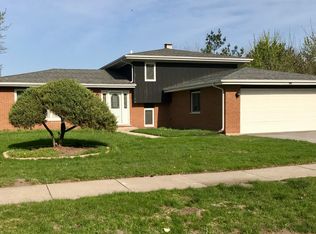 18219 Olde Farm Rd, Lansing, IL 60438