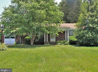 2386 Maple Rd, York, PA 17408