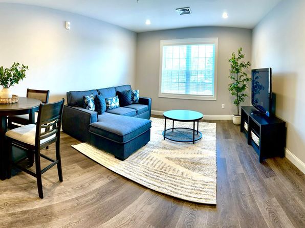 80 Cross Rd, North Dartmouth, MA 02747