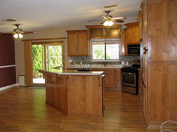 3rd image of 1126 Cummings Dr