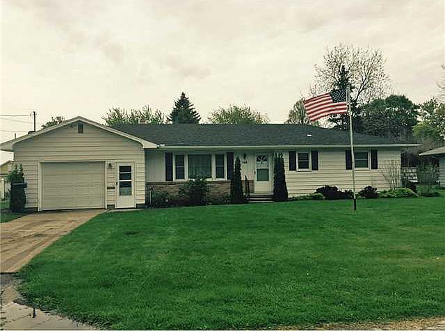 1st image of 320 Sunrise Dr
