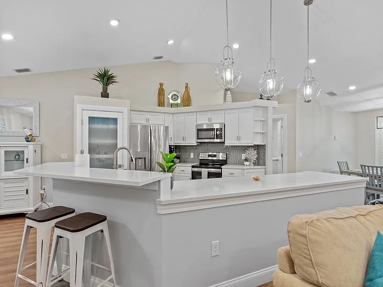 9575 Frangipani Dr — Photo 13