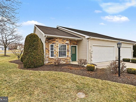 4th image of 455 Parkview Ln