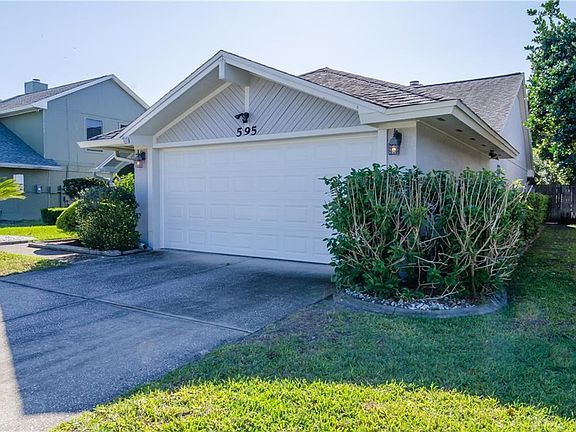 3rd image of 595 Silvergate Loop