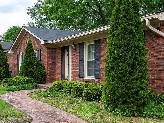 1813 Warrington Way-4