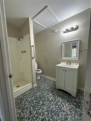 Studio, 1.0 bath, 300 sqft, $700 — Photo 3