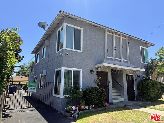 3rd image of 1138 N Parish Pl