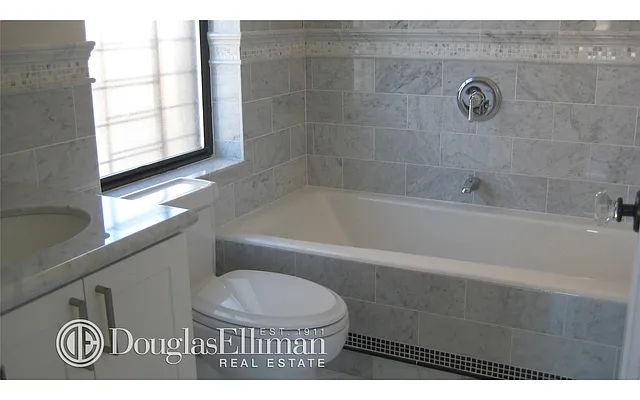 Rented by Douglas Elliman | media 27