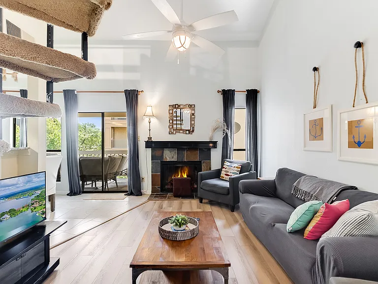 1100 The Cape Rd #103 — Photo 3