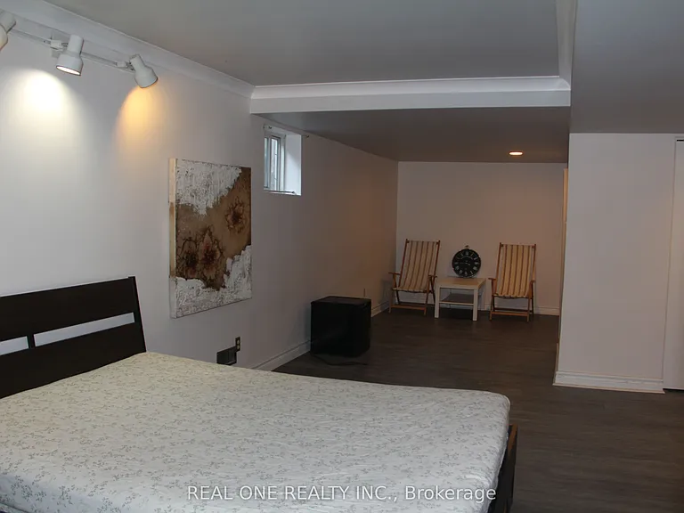1019 Aldersbrook Rd — Photo 24