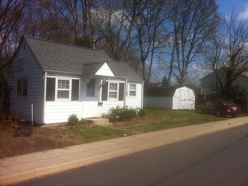 2nd image of 44 Maplewood Ave