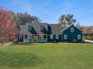 32345 Wolfs Trl, Sorrento, FL 32776