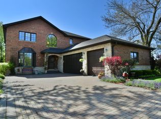 1001 Wildwood Ln, Mount Prospect, IL 60056