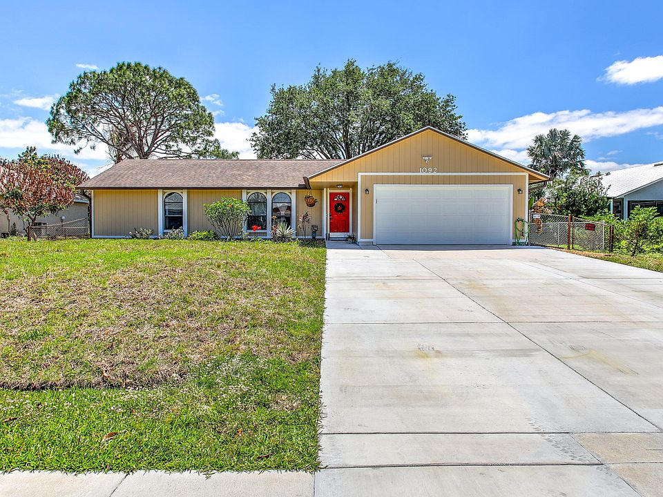 1st image of 1092 SW Alcantarra Boulevard