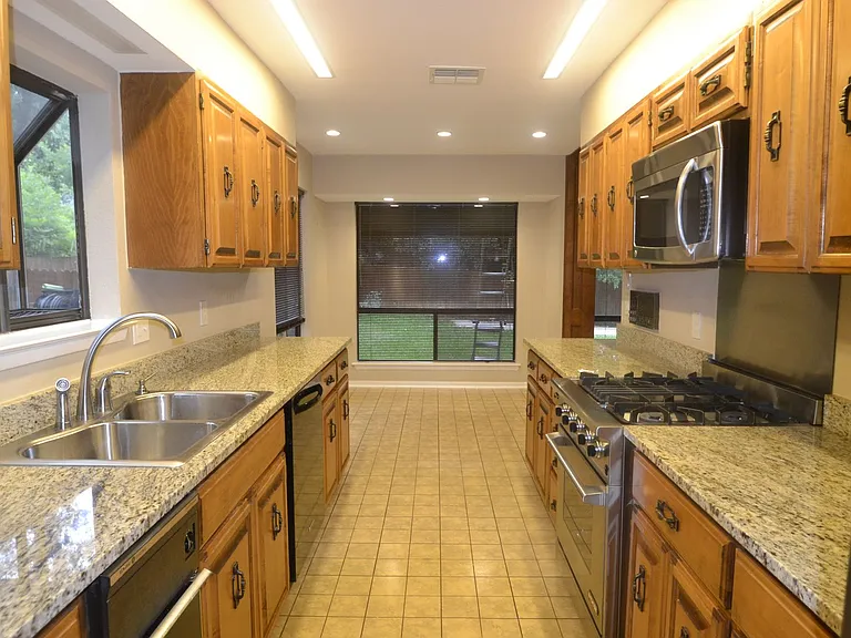 15610 Partridge Trl — Photo 8