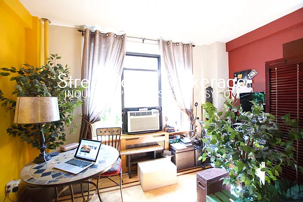 Rented by Street Realty Brokerage LLC | media 6