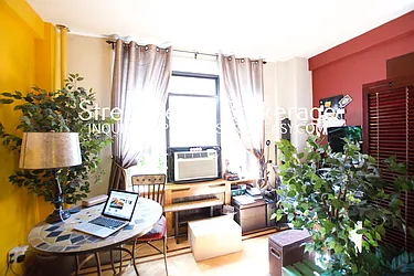 Rented by Street Realty Brokerage LLC