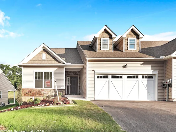 40 Reserve Dr, Drums, PA 18222