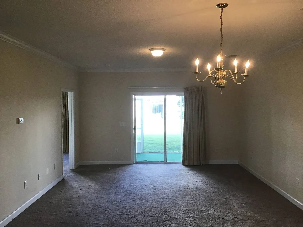 Building Photo - 208 Castle Dr #1373