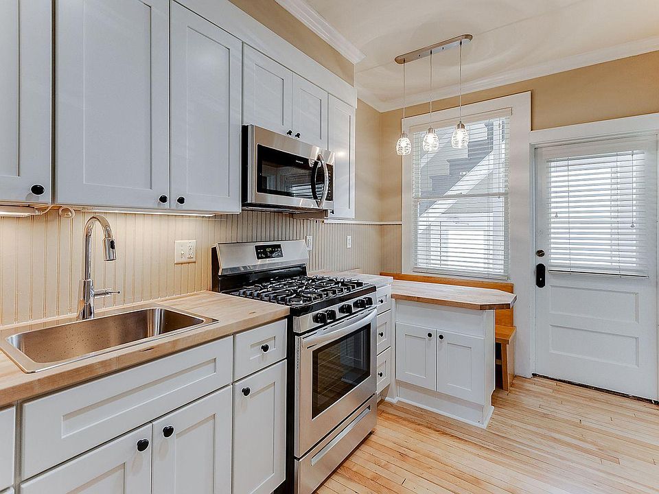 1st image of 2895 James Ave S #1