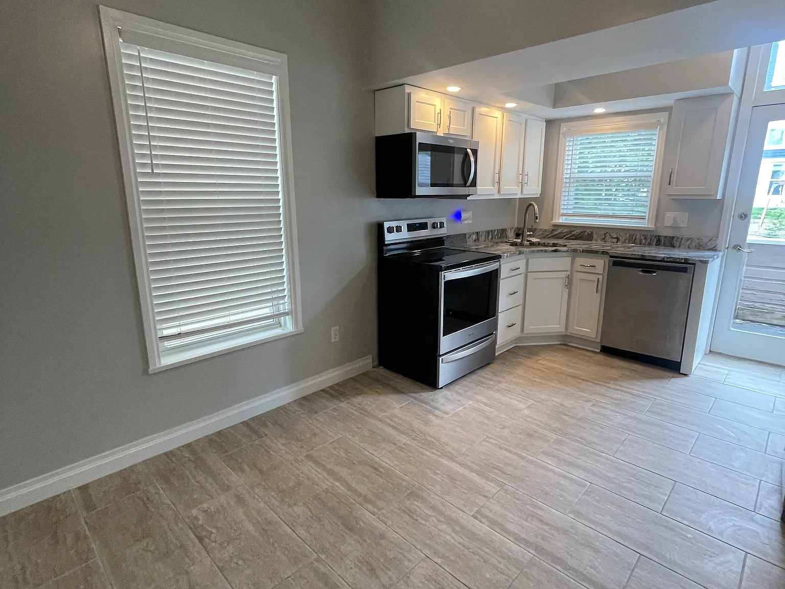 2 bed, $1,650 — Photo 4