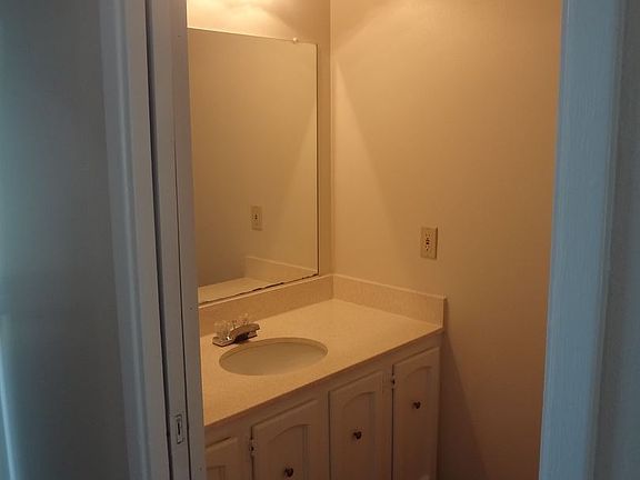 5th image of 4725 Marconi Ave APT 11