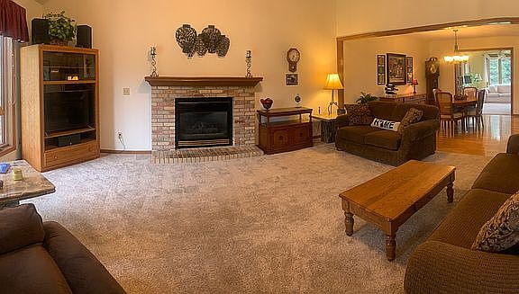 3rd image of 10026 Fair Oaks Dr