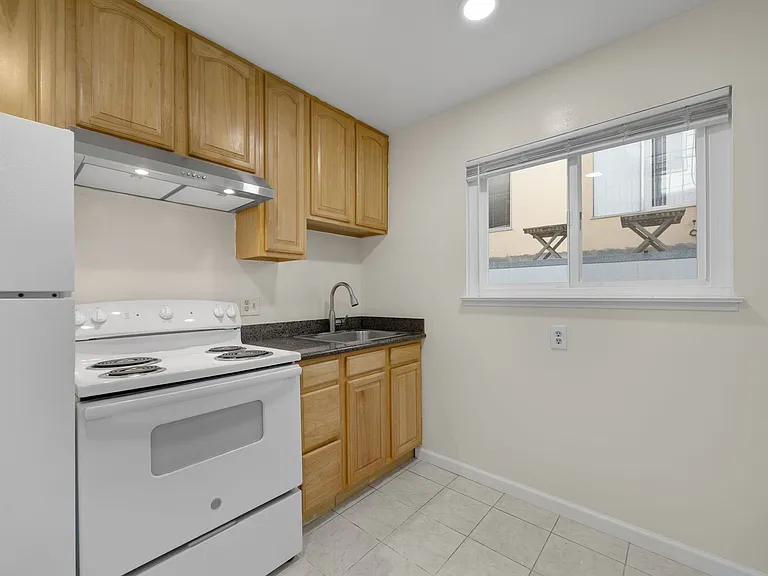 142 22nd Ave #1102R — Photo 7