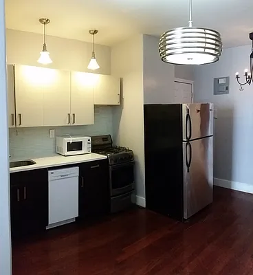 Rented by Signature Property Realty | media 25