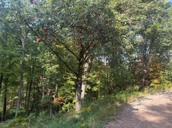 2097 Geneva Ln, Muskegon, MI 49441