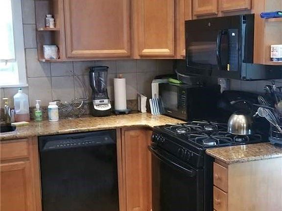 2nd image of 12135 Grayson St