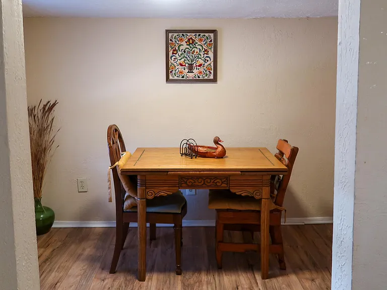 1547 W Agarita Ave #C — Photo 7