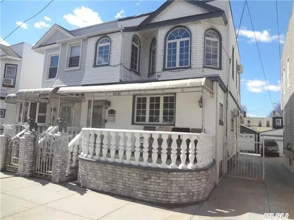 10738 112th St, South Richmond Hill, NY 11419